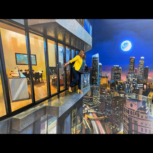 Meet your Posher, Esmeralda - Picture 1 of 2